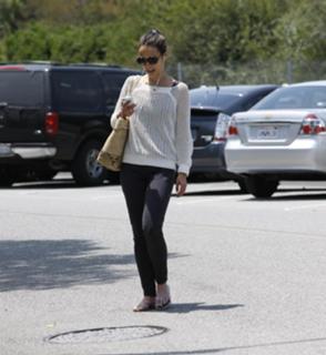 Jordana Brewster feet photo thumbnail