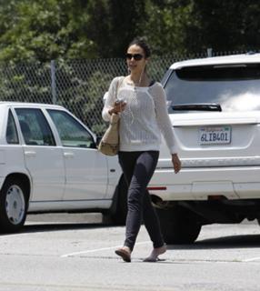 Jordana Brewster feet photo thumbnail