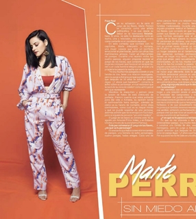 Maite Perroni feet photo thumbnail