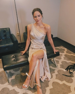 Katharine McPhee feet photo thumbnail