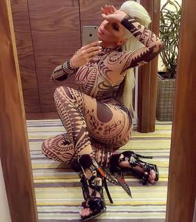 Jelena Karleusa feet photo thumbnail
