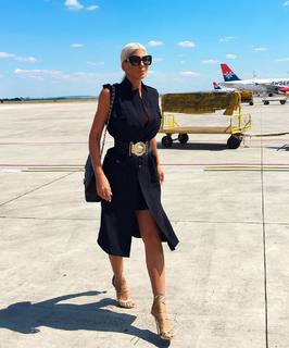 Jelena Karleusa feet photo thumbnail