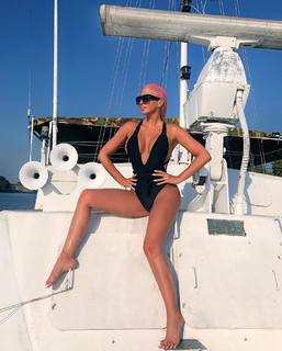 Jelena Karleusa feet photo thumbnail