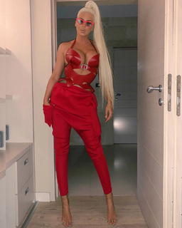 Jelena Karleusa feet photo thumbnail