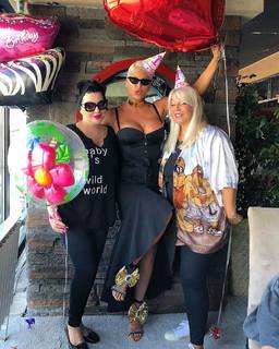 Jelena Karleusa feet photo thumbnail