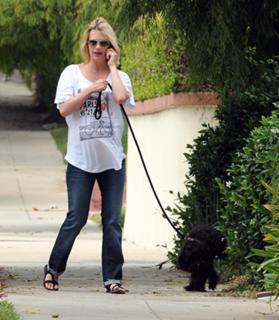 January Jones feet photo thumbnail