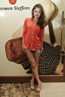 Sophie Charlotte feet photo 5