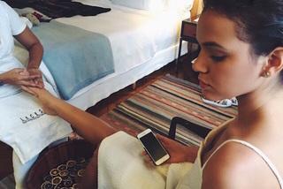 Bruna Marquezine feet photo thumbnail