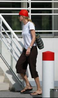 Uma Thurman feet photo thumbnail