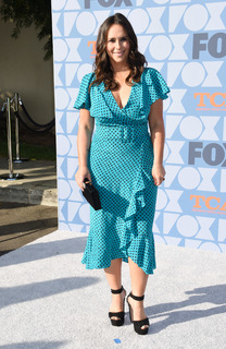 Jennifer Love Hewitt feet photo thumbnail