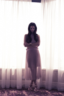Lana Del Rey feet photo thumbnail
