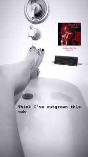 Ileana D'Cruz feet photo thumbnail
