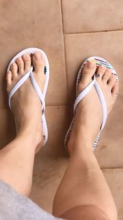 Alaine Crissiê feet photo thumbnail