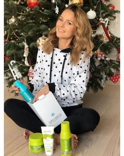 Paulina Sykut feet photo thumbnail