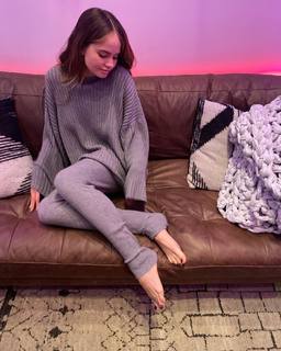 Debby Ryan feet photo thumbnail