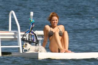 Miley Cyrus feet photo thumbnail