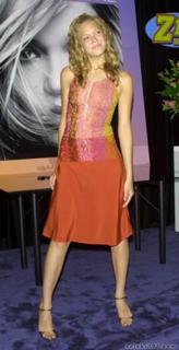 Mandy Moore feet photo thumbnail