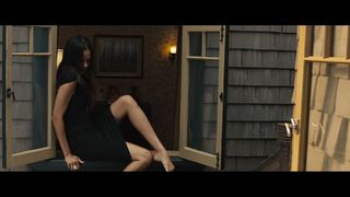 Zoe Saldana feet photo thumbnail