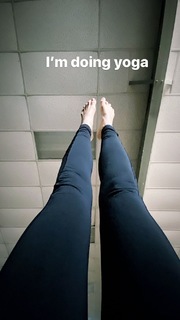 Jenna Ezarik feet photo thumbnail