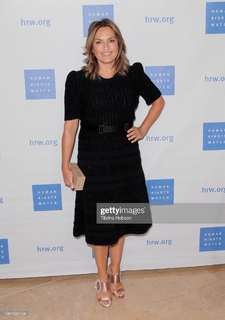 Mariska Hargitay feet photo thumbnail