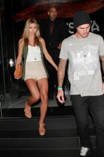 Audrina Patridge feet photo thumbnail