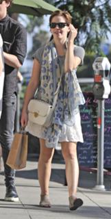 Emma Watson feet photo thumbnail