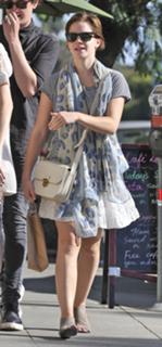 Emma Watson feet photo thumbnail