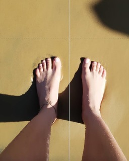Lívia Andrade feet photo thumbnail