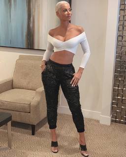 Nicole Murphy feet photo thumbnail