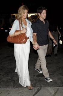 Delta Goodrem feet photo thumbnail