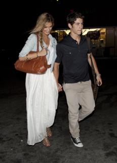 Delta Goodrem feet photo thumbnail