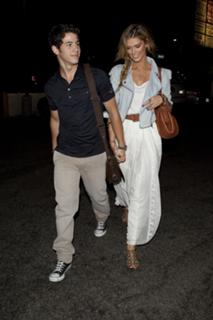 Delta Goodrem feet photo thumbnail