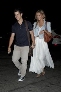 Delta Goodrem feet photo thumbnail