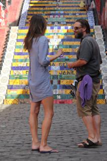 Alessandra Ambrosio feet photo thumbnail