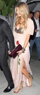Delta Goodrem feet photo thumbnail