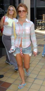 Britney Spears feet photo thumbnail