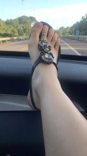 Alaine Crissiê feet photo thumbnail
