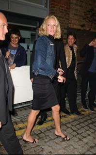 Uma Thurman feet photo thumbnail