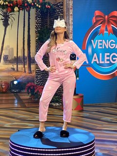 Cynthia Rodríguez feet photo thumbnail