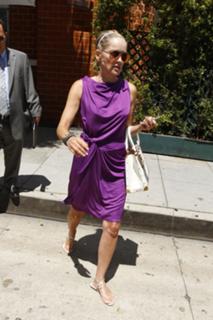 Sharon Stone feet photo thumbnail