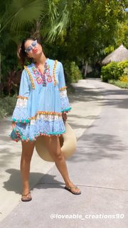 Hina Khan feet photo thumbnail