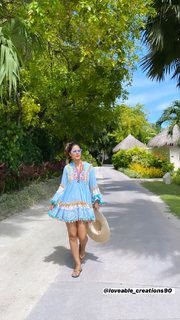 Hina Khan feet photo thumbnail