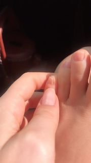 Alaine Crissiê feet photo thumbnail