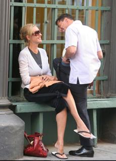 Uma Thurman feet photo thumbnail