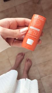 Alaine Crissiê feet photo thumbnail