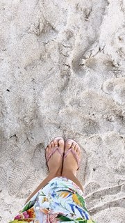 Kino MacGregor feet photo thumbnail