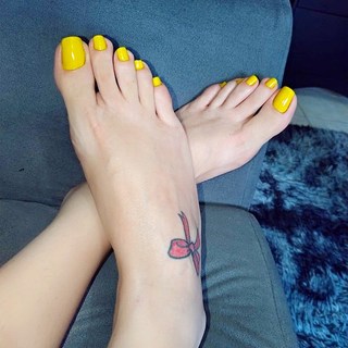 Jaqueline Mello feet photo thumbnail