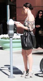 Emmy Rossum feet photo thumbnail