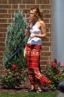 Miley Cyrus feet photo thumbnail