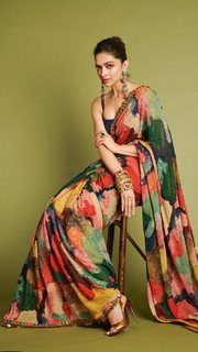 Deepika Padukone feet photo thumbnail